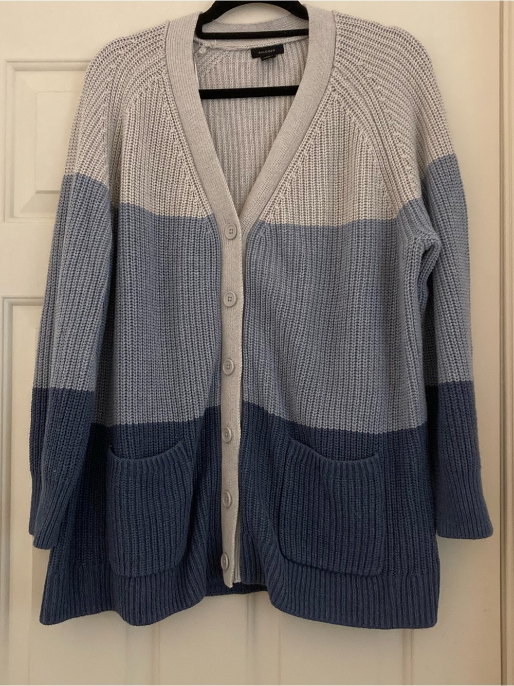Halogen Colorblock Cardigan in Light Gray, Light Blue & Navy